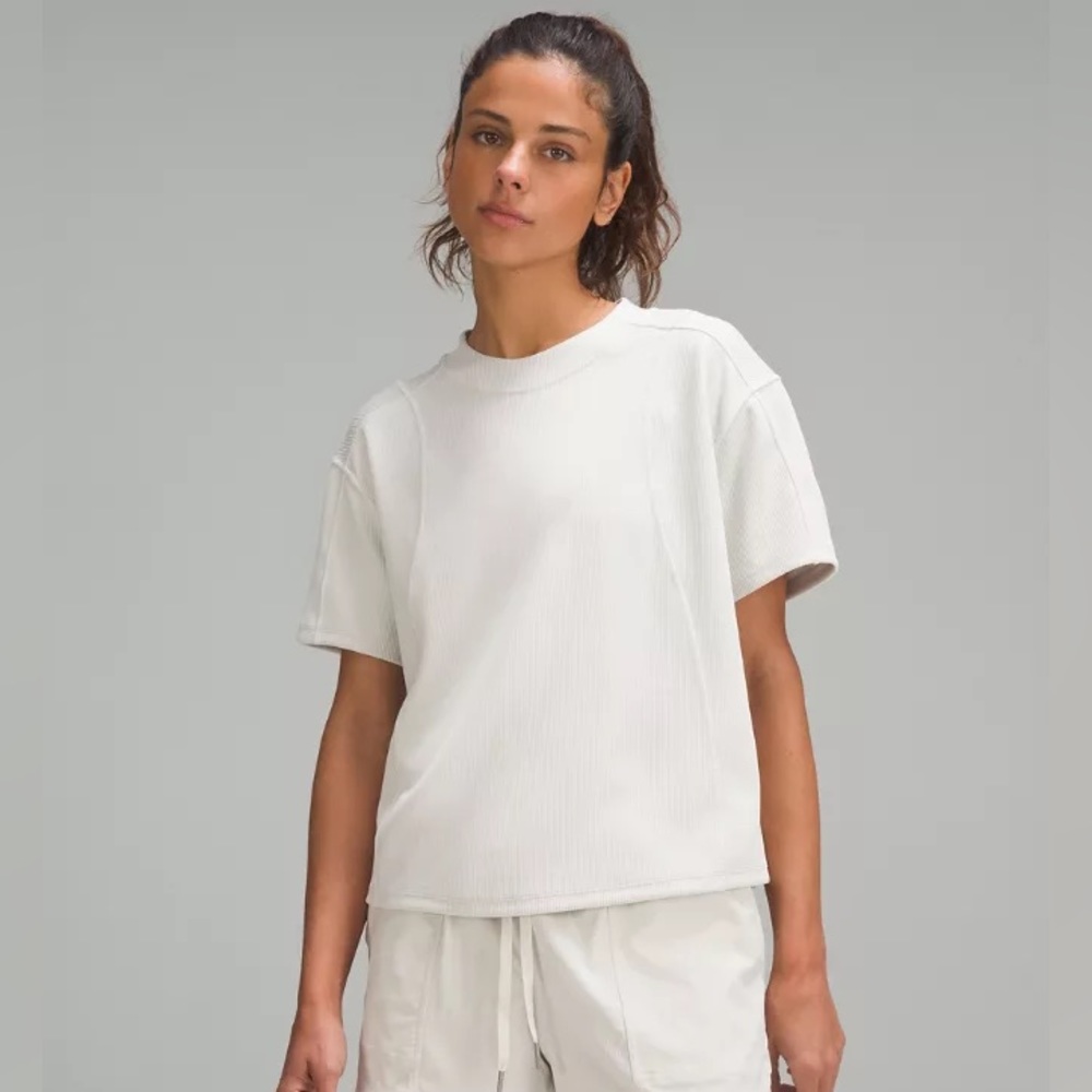Lululemon Ribbed Softstreme t-shirt in color Bone